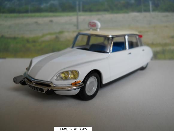 MACHETE ...d'ale lu' Theo(sc.1:43)! - 23.-CITROEN ID19 ,,Taxi''(1968)-UNIVERSAL HOBBIES - Classic corner