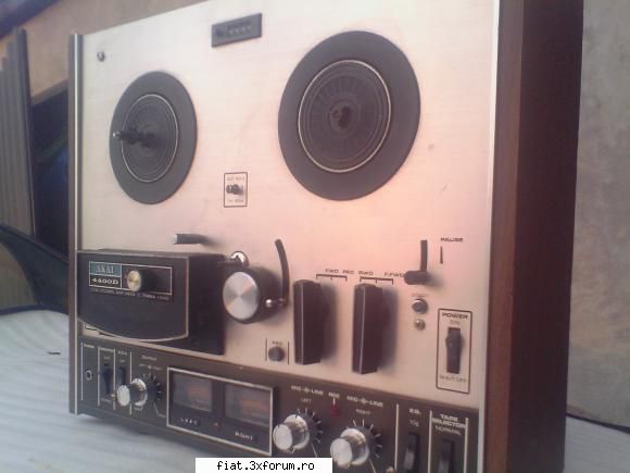 Magnetofon AKAI 4400 - Adaug magnetofon AKAI 4400 Stare estetica buna - Anunturi