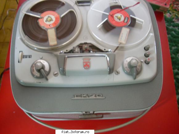 Magnetofon GRUNDIG TK 20 , cu lampi - Pret nou- 260 lei Perfect functional - Anunturi