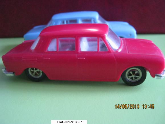 Masinute plastic Skoda S 100 - Vind doua masinute Skoda s 100 . Dimensiune cam - Classic corner