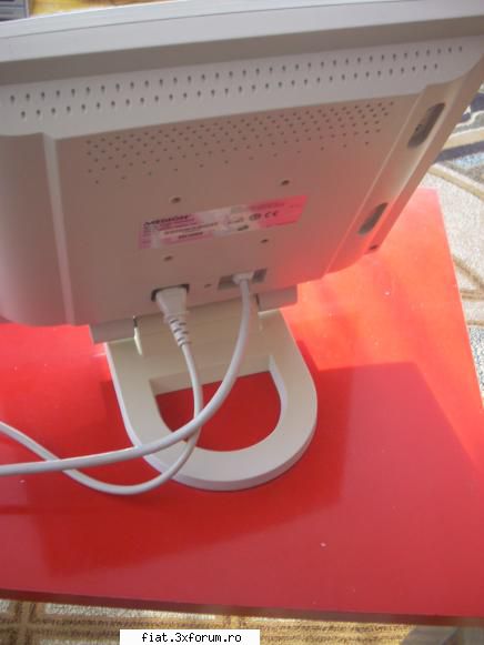Monitoare LCD - Toate la 330 lei. Functioneaza perfect - Anunturi