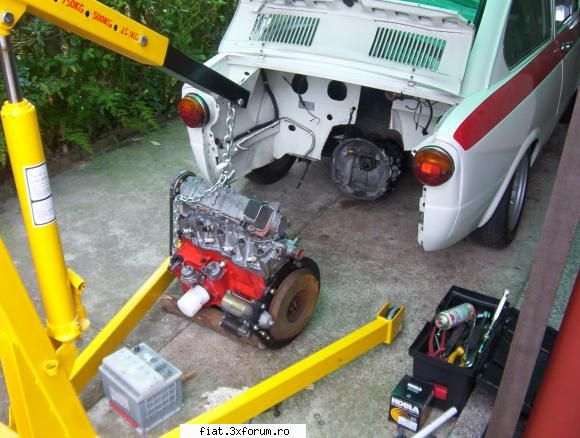 Motor Fiat 125 S 100 CP - poze cu interiorul compartimentului motor - Bursa