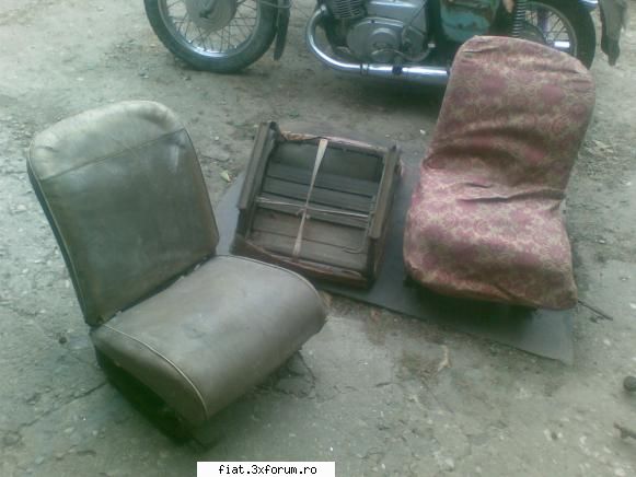 Motor si ceva piese de Fiat 600 - Scaune toate trebuiesc retapitate , toate 3 la - Bursa