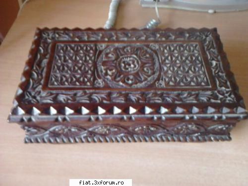 Obiecte vechi din perioada comunista - Caseta vintange scluptata manual stil baroc - Classic corner