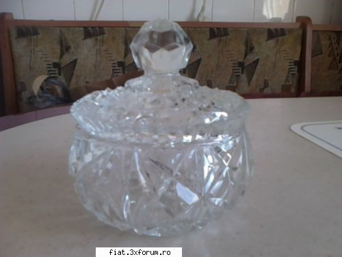Obiecte vechi din perioada comunista - O superba bomboniera masiva din cristal din - Classic corner