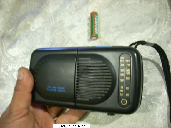 Old-radios - Adaug un aparat de radio cu ceas, ceasul confirma - Anunturi