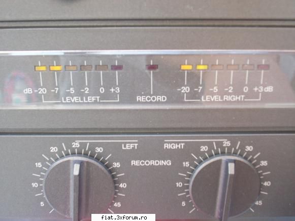 Old-radios - Adaug combina cu pickup UNIVERSUM Design clasic - Anunturi