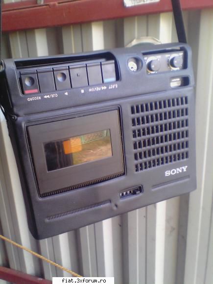 Old-radios - Adaug un casetofon portabil SONY TC-95A Original - Anunturi