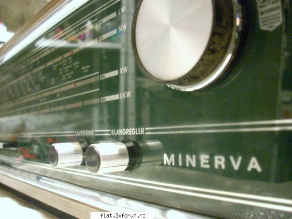 Old-radios - Adaug un radio de camera MINERVA Minerphon De - Anunturi