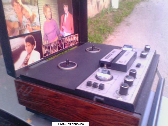 Old-radios - Adaug un magnetofon MAJAK 203 Aspect estetic - Anunturi