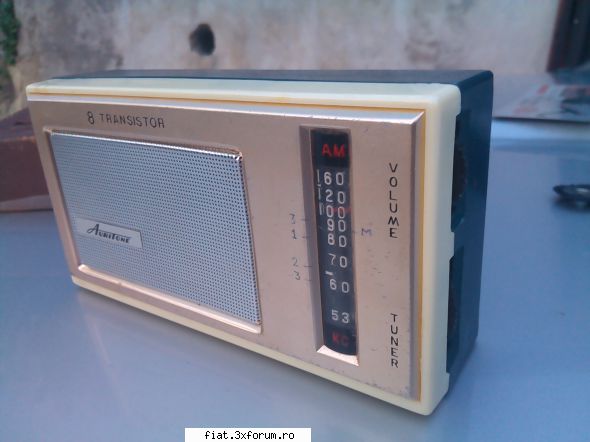Old-radios - Adaug un radio portabil fabricat in anul 1970 - Anunturi