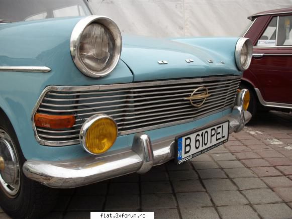 Parada floriilor - Acest Opel este superb - Classic corner