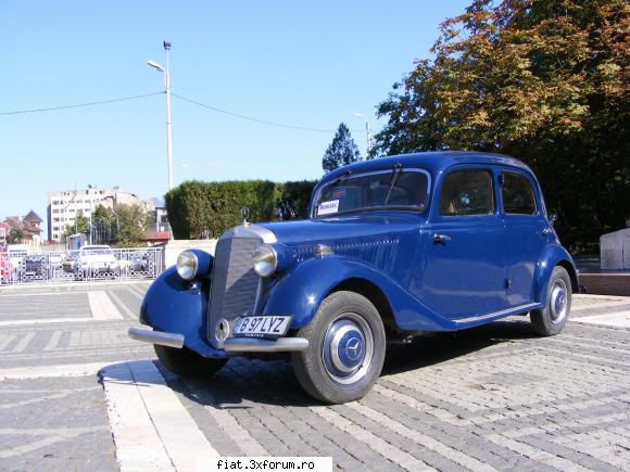Parada floriilor - 2011 - bare, capace si o culoare mult mai - Classic corner
