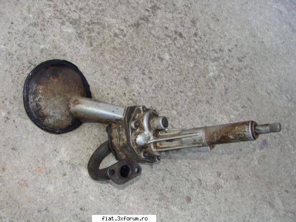 Piese Fiat 1300 - Pompa ulei pret:50 lei(transport cu posta inclus - Bursa