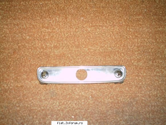 Piese aproape noi fiat 600 - Ornament cheie + cele 2 buroane stanga dreapta - Bursa