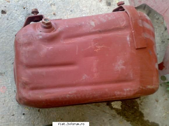 Piese fiat 600 de vanzare - baie de ulei curatata si grunduita - 10 lei - Bursa