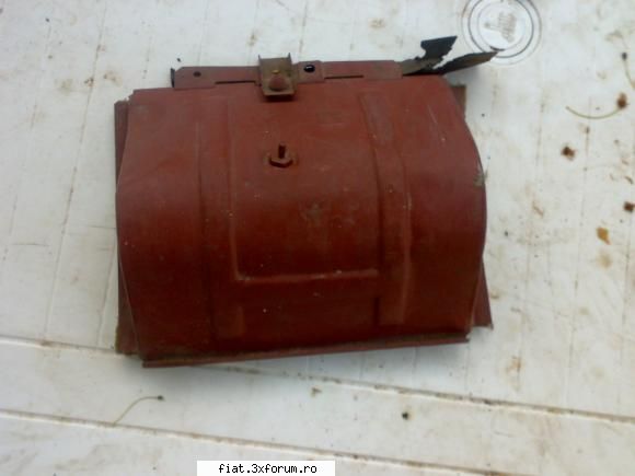 Piese fiat 600 de vanzare - clapeta de sub radiator curatata si grunduita - Bursa