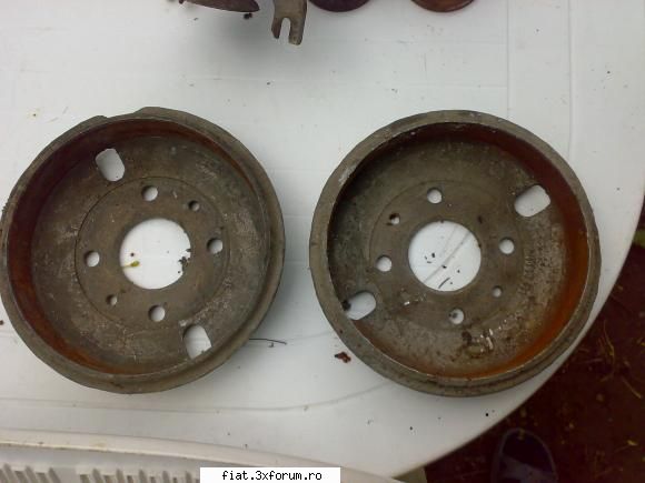 Piese fiat 600 de vanzare - pereche tamburi spate de aluminiu . 20 lei - Bursa