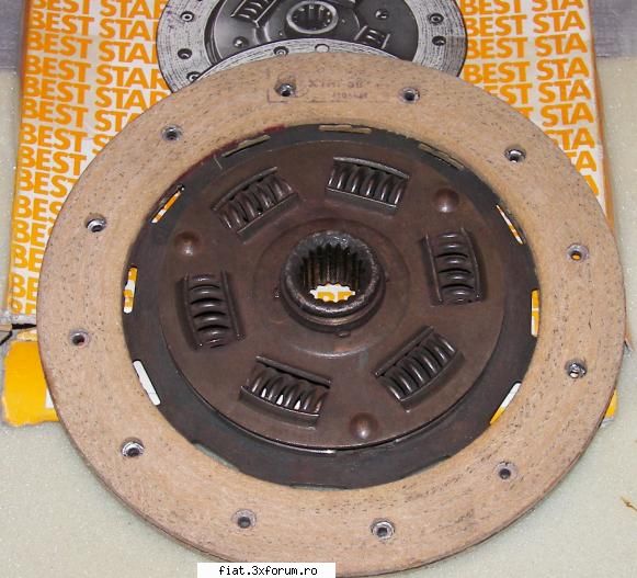 Piese vechi Fiat 1300 - disc ambreiaj cu ferodouri noi 100RON - Bursa