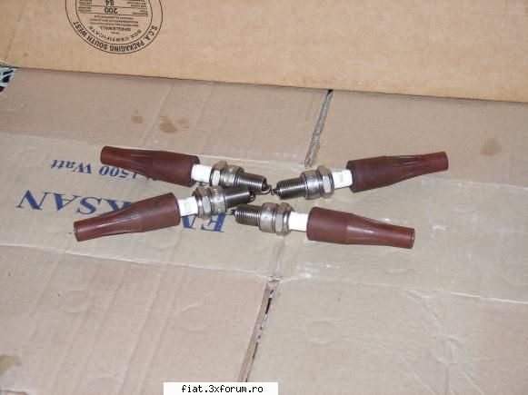 Piese vechi Fiat 1300 - "pipe" bujii AUTOVOX (deparazitare radio)-30 - Bursa