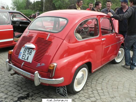 Primul eveniment Retromobil din 2008 - Asta micu mi-a placut in mod special, pacat ca a - Classic corner
