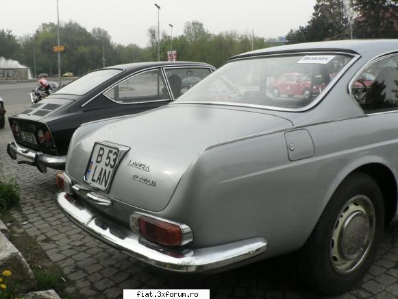 Primul eveniment Retromobil din 2008 - si cel mai sexy fund de italianca - Classic corner