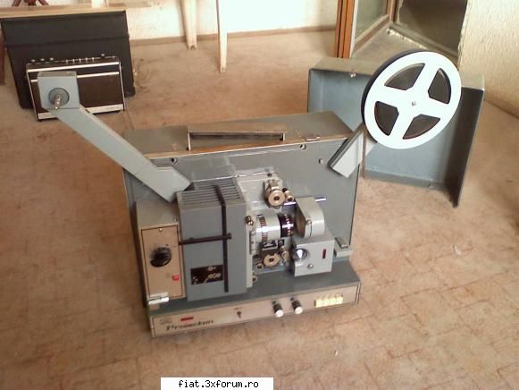 Proiector filme pelicula 16mm IOR. - Proiector Intreprinderea Oprica Romana. Stare - Anunturi