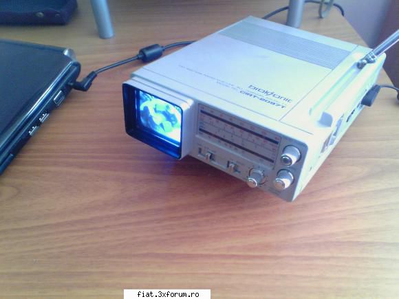 Radio + TV portabil - BROKSONIC - Adaug un aparat destul de rar pe piata europeana - Anunturi