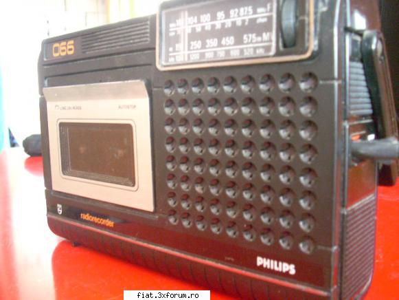 Radiouri - Radiocasetofon PHILIPS , functional - 57 lei + - Anunturi
