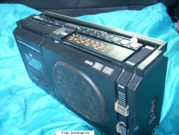 Radiouri - Adaug un radiocasetofon HITACHI 5000 Functional - Anunturi