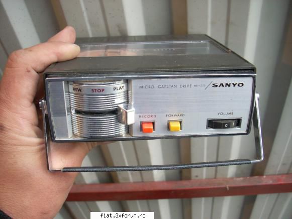 Radiouri - Adaug un micro-magnetofon SANYO Dimensiuni mici - Anunturi