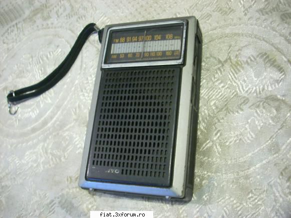 Radiouri - Adaug un micut radio portabil SANYO Este perfect - Anunturi