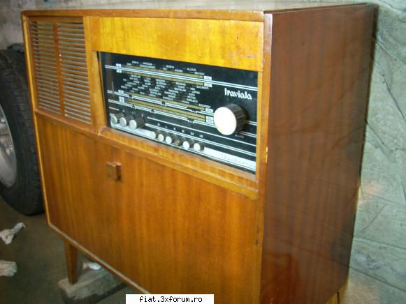 Radiouri - Adaug un radio + pickup TRAVIATA Este sub forma - Anunturi