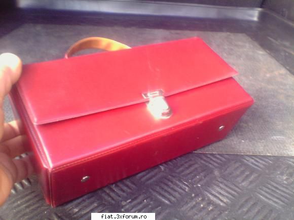 Radiouri - Adaug geanta pentru transport casete audio - Anunturi