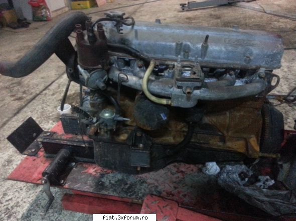 Reconditionare Fiat 1800 - motorul inainte de curatare +vopsit bloc si - Club Fiat 1800