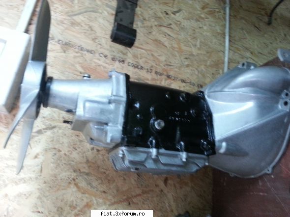 Reconditionare Fiat 1800 - cutia revopsita si schimbat semeringul din spate - Club Fiat 1800
