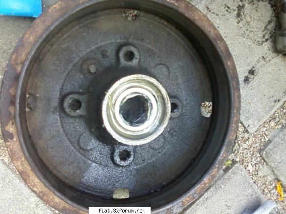 Reparatii pt. LIZ - rulmentul pus sus si bine gresat - Club Fiat 500 & 600