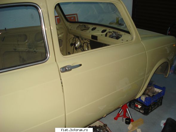 Restaurare Fiat 850 din 1967 - A iesit deosebit de frumoasa vopseaua - Club Fiat 850