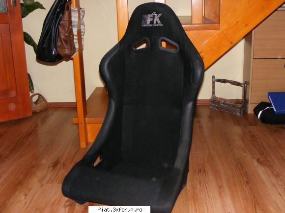 SCAUN SPORT FK nou - scaunul este nou. Asa se pare ca tao13 cumpara - Bursa
