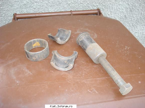 Scule service Dacia 1300 - Extractor rulment interior tambur frana spate - Anunturi