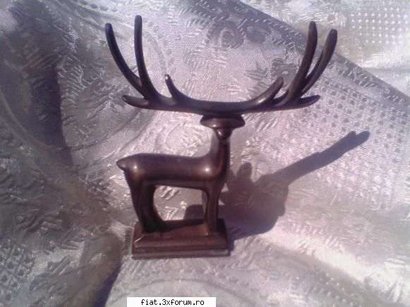 Statueta Cerbul de Aur - Stare absolut perfecta, ca nou Bronz masiv Pret - Anunturi