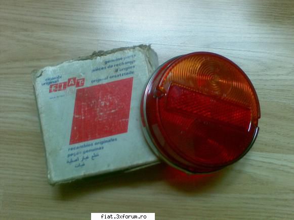 Sticla stop NOS pentru fiat 850. - Sticla e NOS,in cutia originala -40lei Transport - Club Fiat 850