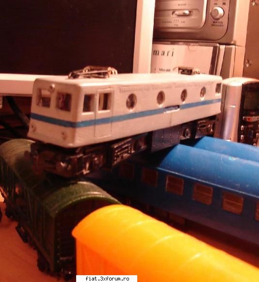Trenuletele noastre - o locomotiva ECfacuta la Lugoj si vopsita gri - Classic corner