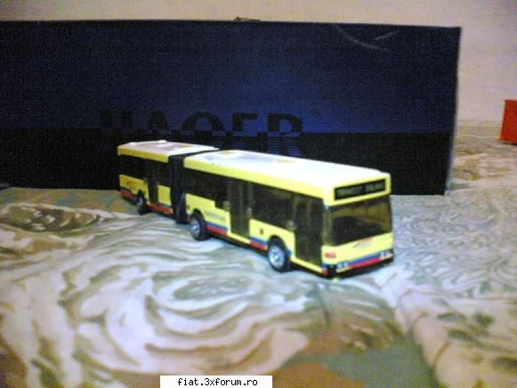 Trenuletele noastre - autobuz cu burduf - Classic corner