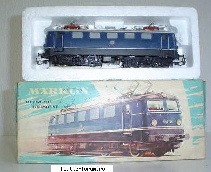 Trenuletele noastre - Tot la colectia Marklin s-a mai adaugat si o - Classic corner