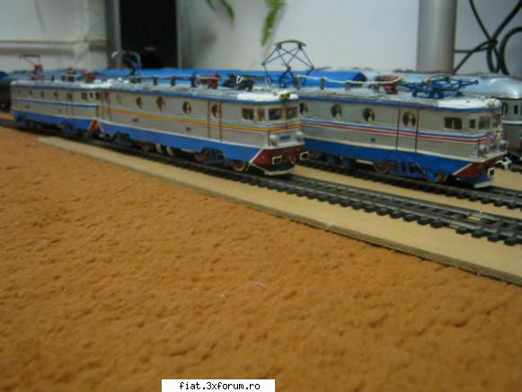 Trenuletele noastre - Se scot la vanzare locomotive si vagoane CFR din - Classic corner