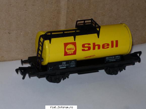 Trenuletele noastre - Vagonul cisterna Shell postat mai inainte, dupa - Classic corner