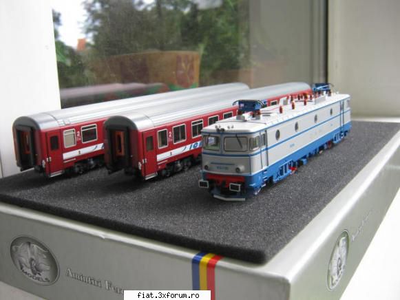 Trenuletele noastre - Vand un set tren CFR Calatori , format din - Classic corner