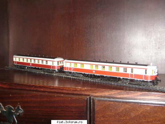 Trenuletele noastre - Azi VT 137/BR 185 s-a completat cu vagonul - Classic corner