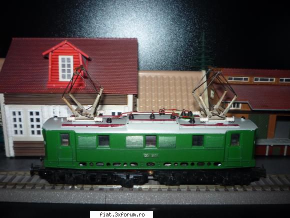 Trenuletele noastre - Si a doua locomotiva : PIKO E AEG. O batranica - Classic corner